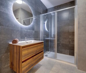 Towels - Sliema's Finest, Fresh and Stylish Apartment (Sliema)