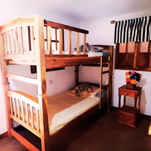 Phòng 4 dành cho gia đình, sân hiên, quang cảnh bãi biển | Trang trí khác biệt, trang bị nội thất với thiết kế riêng biệt