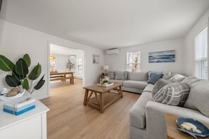 Smart TV, books, offices, computer monitors