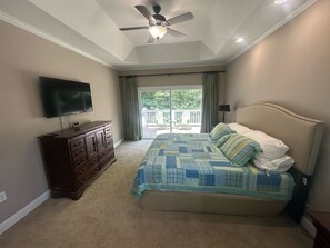 6 habitaciones, tabla de planchar con plancha, wifi y ropa de cama 