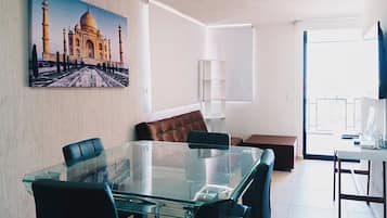 Basic Apartment, 2 Bedrooms, Kitchen, Tower | Living area