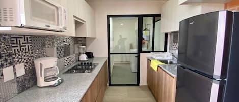 Refrigerador, microondas, lavavajillas, tostadora