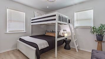 3 bedrooms, iron/ironing board, free WiFi, bed sheets