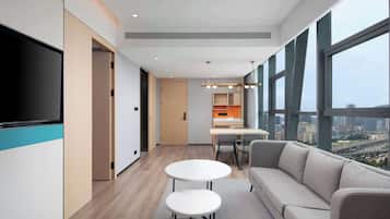 Business Suite, 1 King Bed with Sofa bed, Non Smoking | Free WiFi