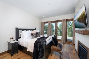 7 bedrooms, iron/ironing board, free WiFi, bed sheets