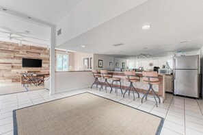 Apartment (2 Bedrooms) | Property amenity - Runaway Tropical Waves-pet Friendly (Bradenton Beach)