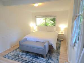 2 bedrooms, desk, free WiFi, bed sheets