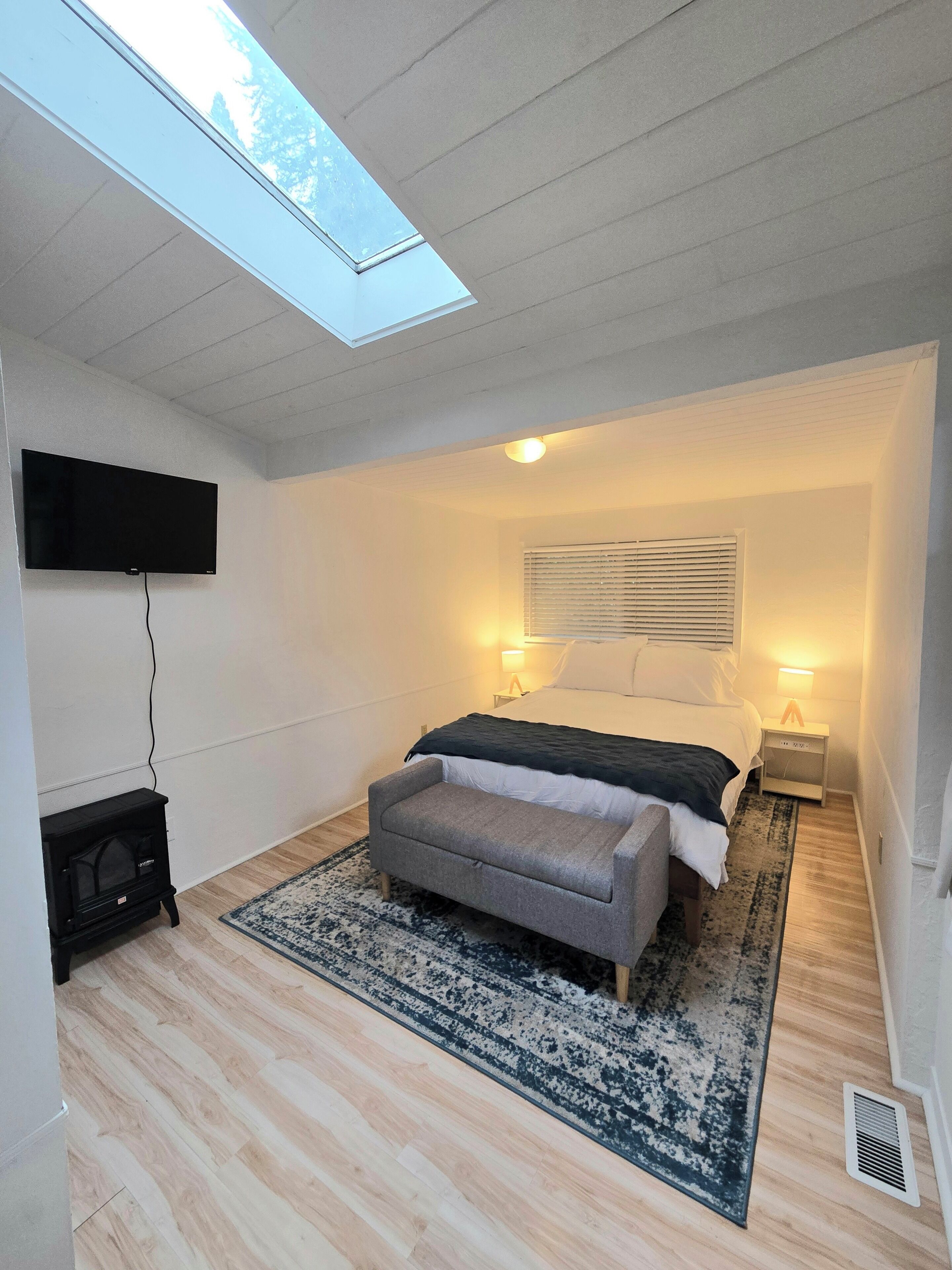 2 多间卧室、办公桌、免费 WiFi、床单