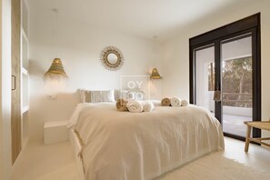 4 slaapkamers, een bureau, een strijkplank/strijkijzer, gratis wifi