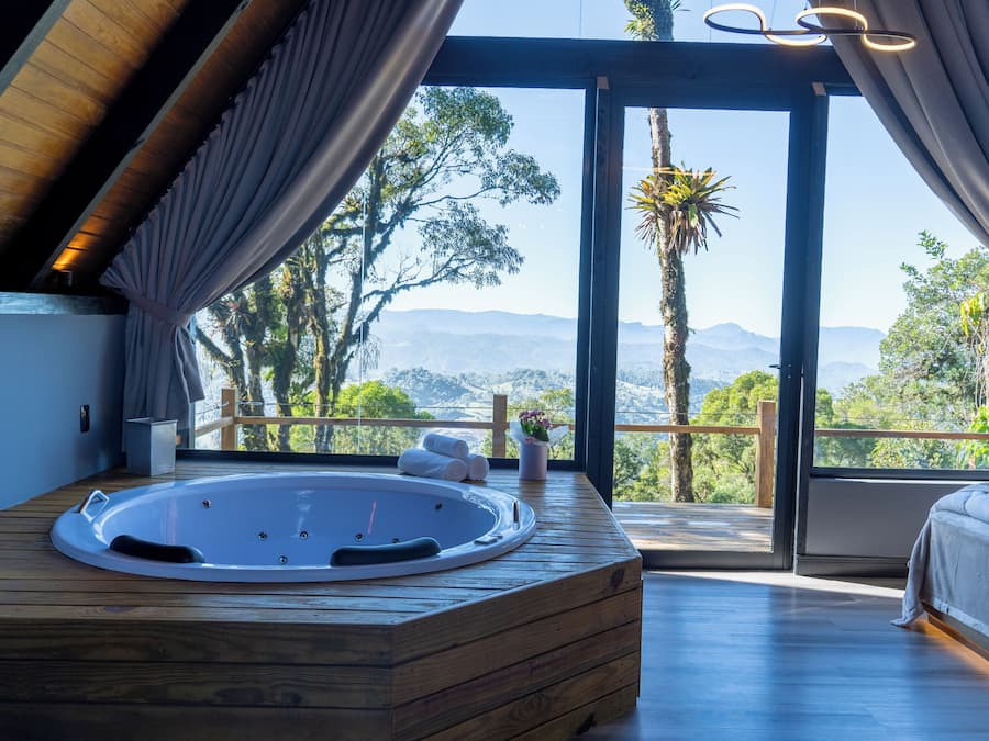 Deluxe Chalet | Premium bedding, free WiFi, bed sheets