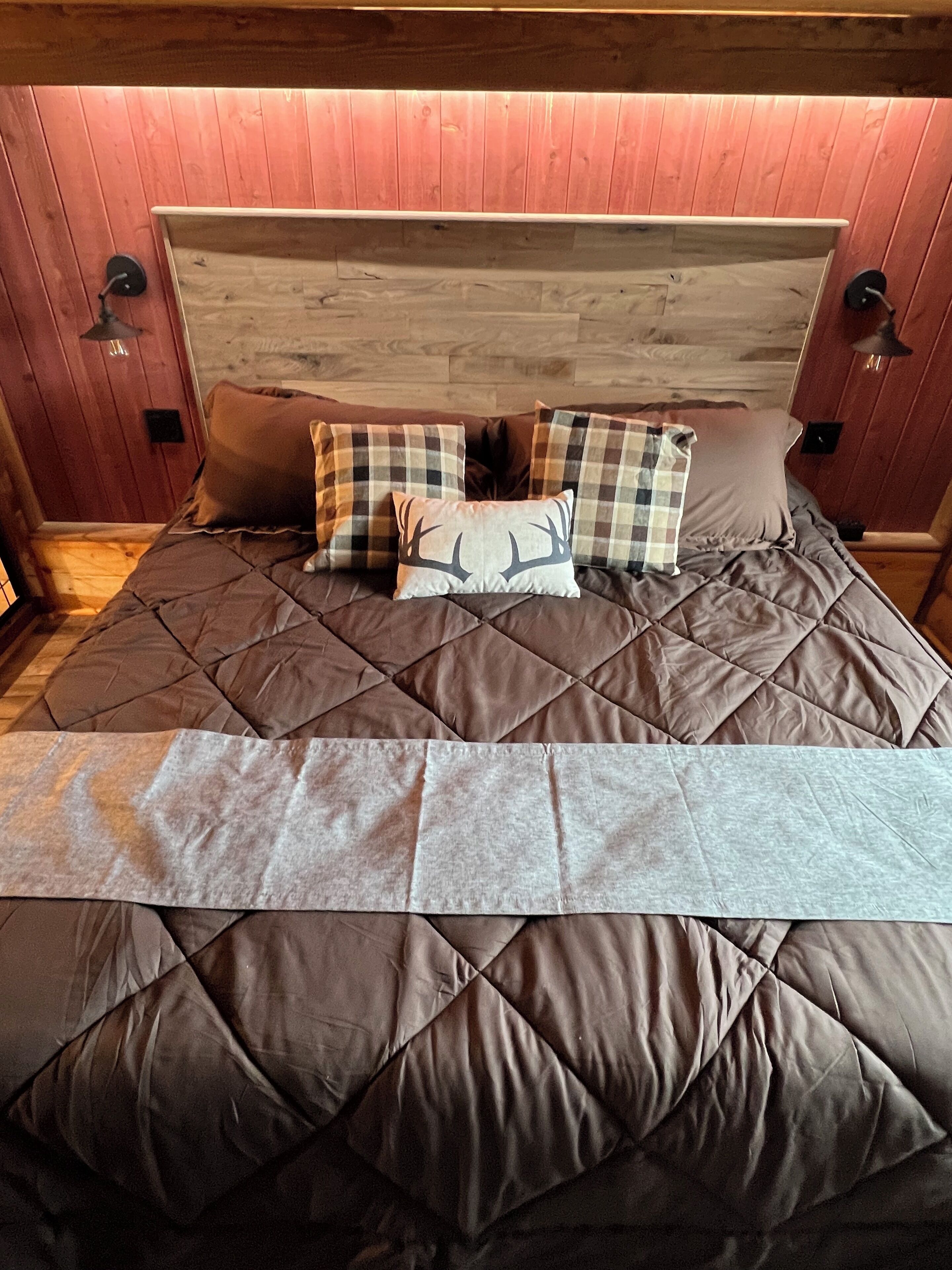 2 chambres, fer et planche à repasser, accès au Wi-Fi (inclus)