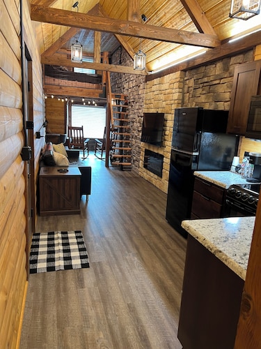 Comfort Loft Cabin with Kitchen!