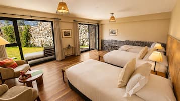 Deluxe Room, Balcony, Mountain View | Soundproofing, free WiFi, bed sheets
