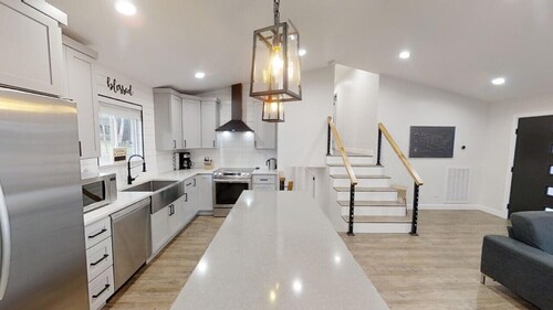 Modern and Cozy 4-bedroom home