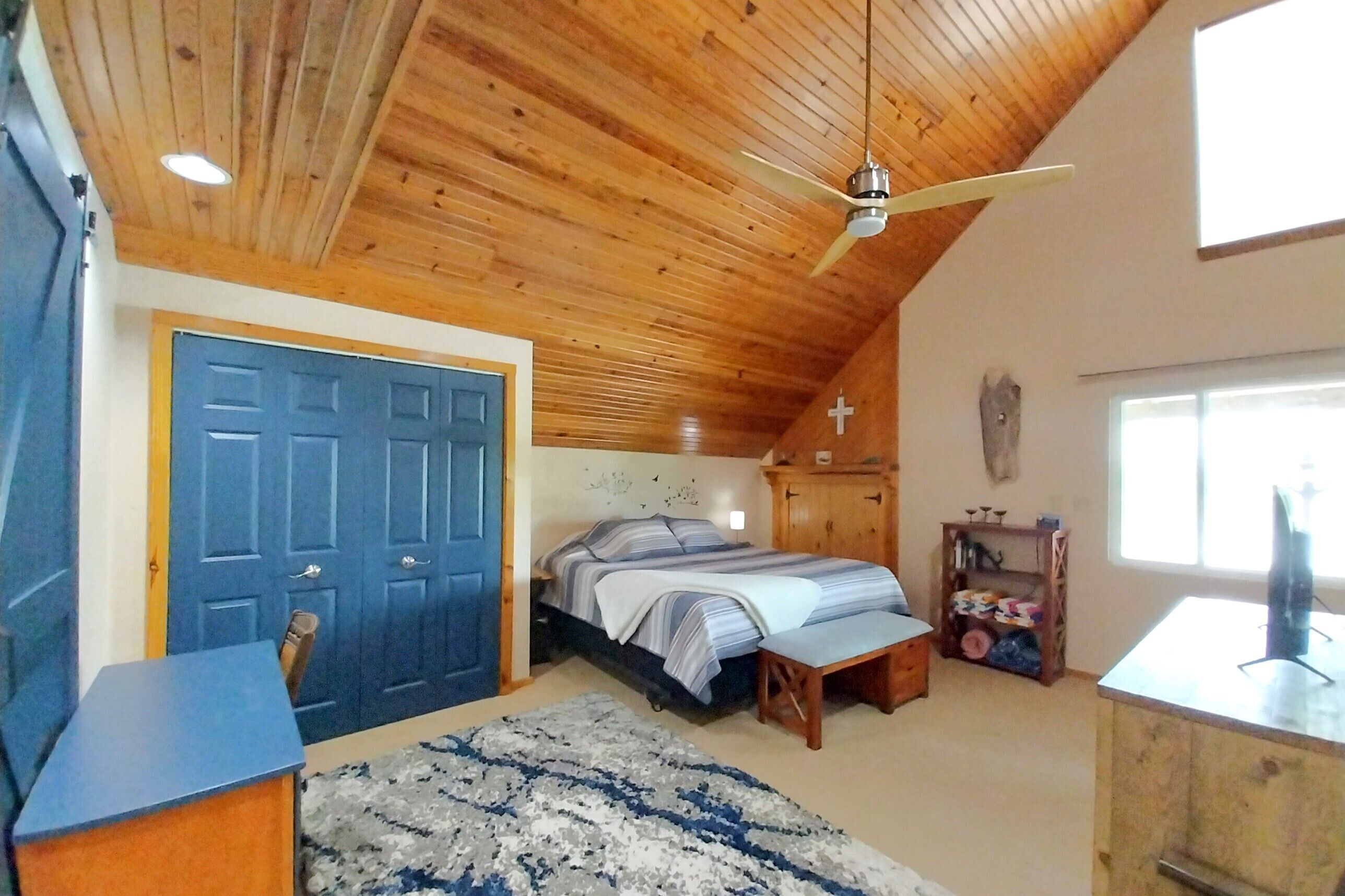 2 bedrooms, desk, iron/ironing board, free WiFi