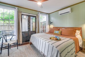 1 chambre, bureau, fer et planche à repasser, Wi-Fi