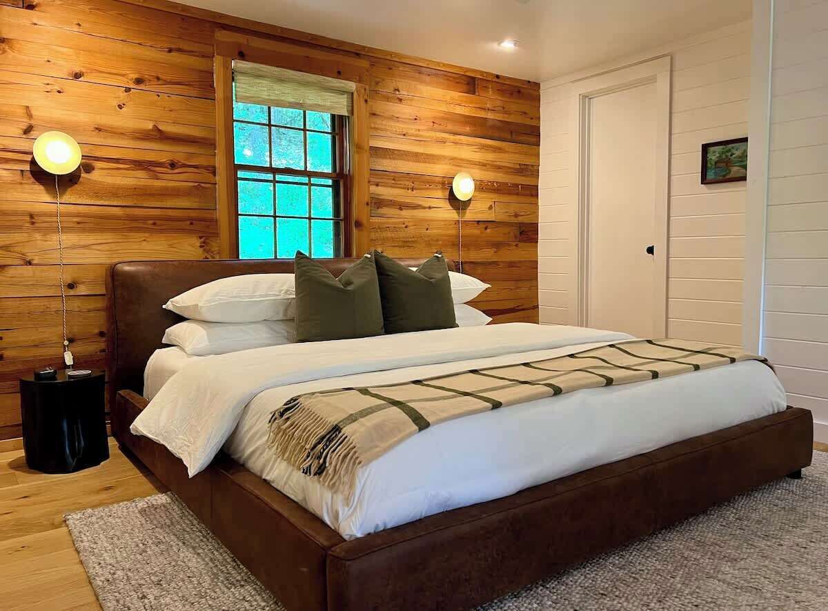 1 slaapkamer, een strijkplank/strijkijzer, wifi, beddengoed