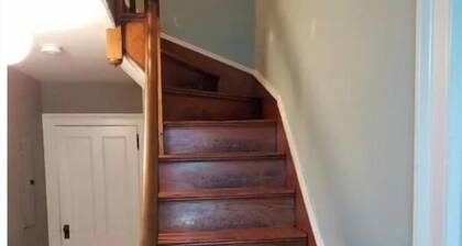 Private Floor w Private Entry/Bath. Near Harvard