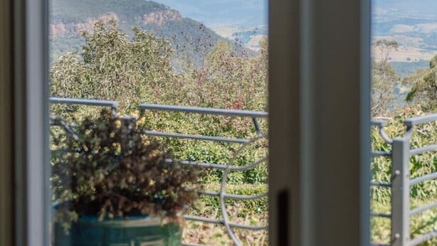 Unclassified image, 1 of 49, button - Yamacilla House: Spectacular Views in Blackheath! (Blackheath)