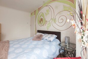1 Schlafzimmer, Bügeleisen/Bügelbrett, Bettwäsche