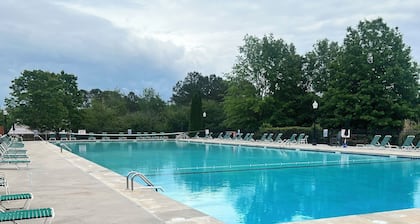 Glamping with a partial lake view, 30 minutes to Clemson University