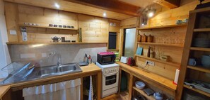 Réfrigérateur, micro-ondes, four, lave-vaisselle