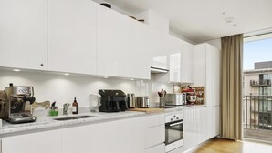 Apartment | Private kitchen - Top Floor 2bed Penthouse in London-stratford (London)