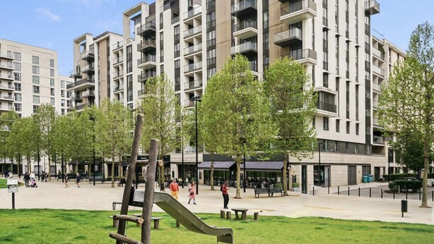 Apartment | Exterior - Top Floor 2bed Penthouse in London-stratford (London)