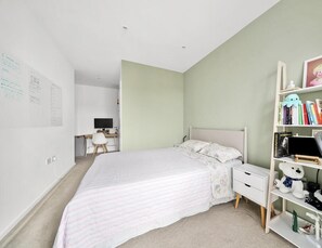Apartment | 2 bedrooms, free WiFi, bed sheets - Top Floor 2bed Penthouse in London-stratford (London)