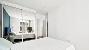 Apartment - Top Floor 2bed Penthouse in London-stratford (London)
