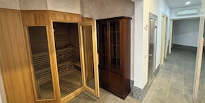 In-room safe, desk, iron/ironing board, free WiFi
