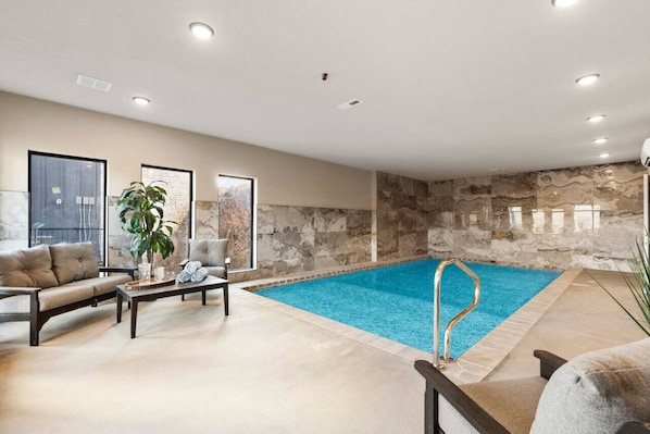Piscine intérieure, piscine chauffée