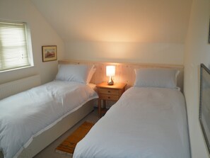 4 chambres, fer et planche à repasser, lit de bébé portatif, Wi-Fi