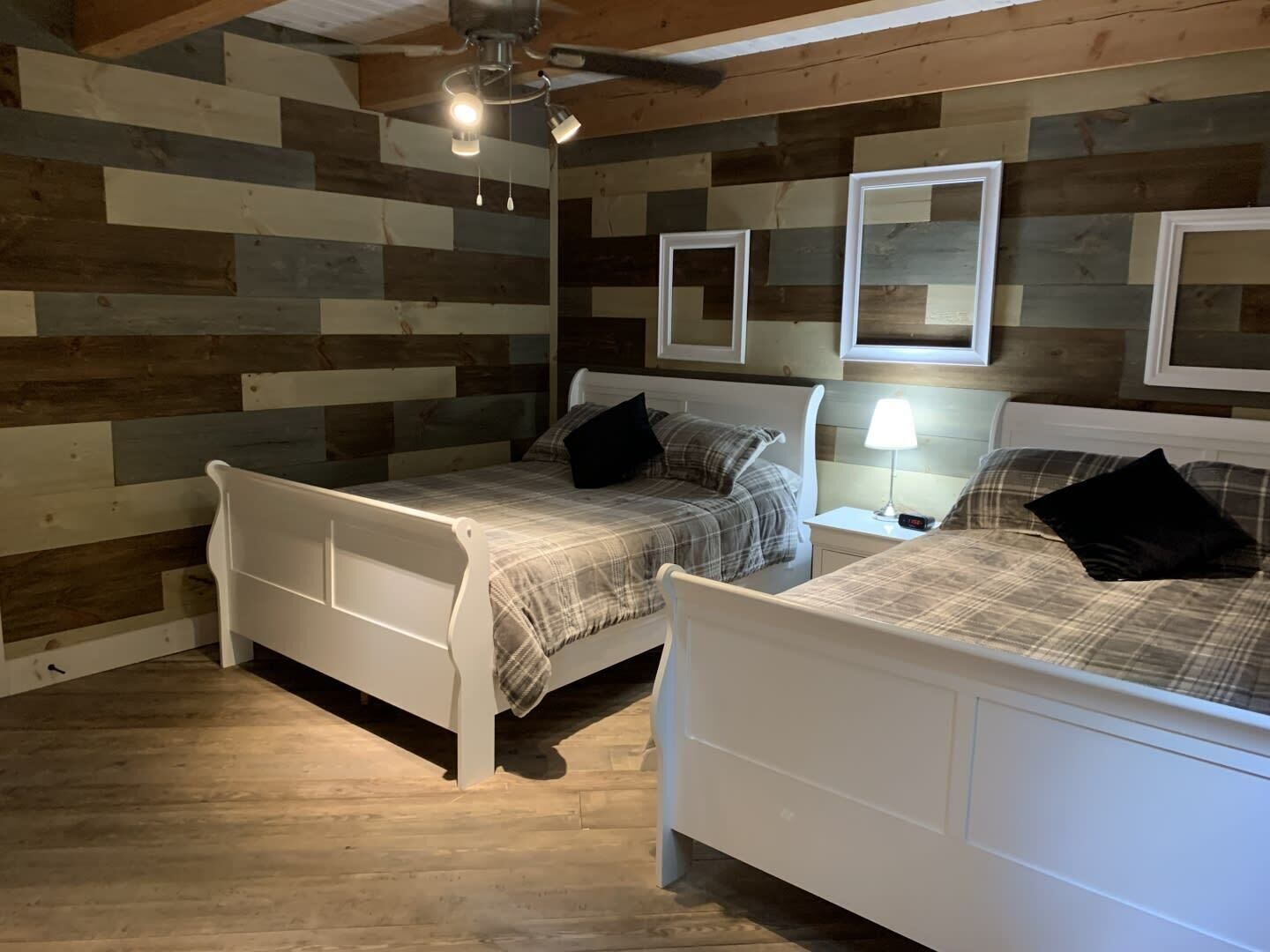 4 makuuhuonetta, silitysrauta/-lauta, Wi-Fi