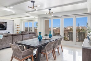 Dining - Amazing Beachcomber`s Paradise (South Padre Island)