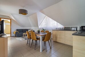 Dining - Spacious Apartment Near Lake Balaton for 7 person With Fully Equipped Kitchen (Balatonberény)