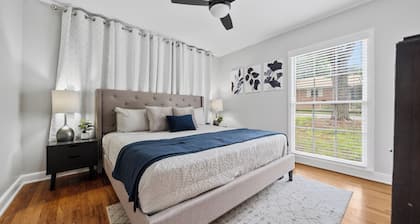 NEW! Great LOCATION! Updated! Walk to Oaklawn! 5 minutes to Downtown! Dogs OK!