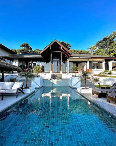 Stunning 3-bedroom villa featuring modern amenities such as WiFi and A/C