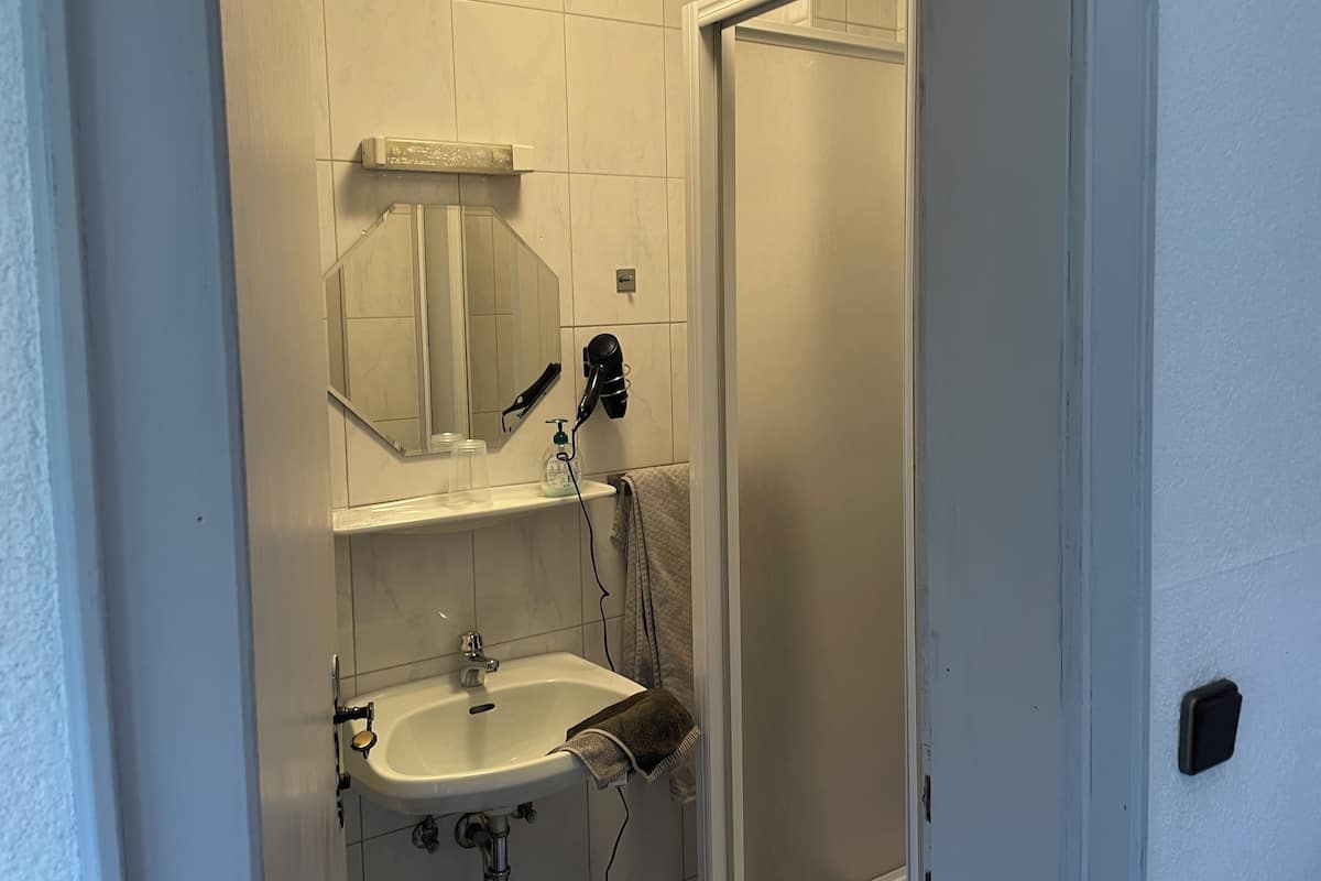 Comfort Apartment, Balcony, Mountain View | Bathroom | Shower, hair dryer, towels, soap