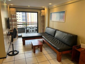 Perushuoneisto, lanai | 2 makuuhuonetta, tallelokero huoneessa, pimennysverhot