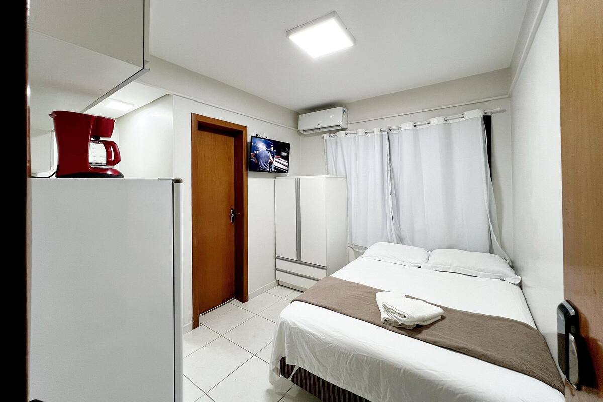 1 habitación, ropa de cama de alta calidad, cubrecamas y wifi gratis