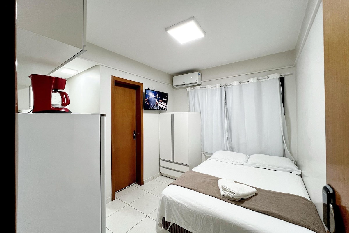 1 bedroom, premium bedding, down comforters, free WiFi