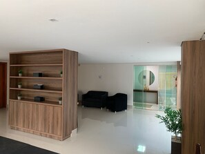 Suite | Hall