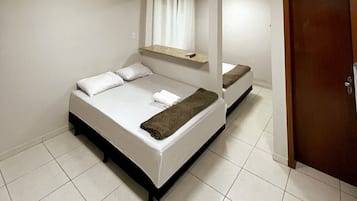 1 habitación, ropa de cama de alta calidad, cubrecamas y wifi gratis