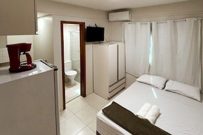 1 bedroom, premium bedding, down comforters, free WiFi