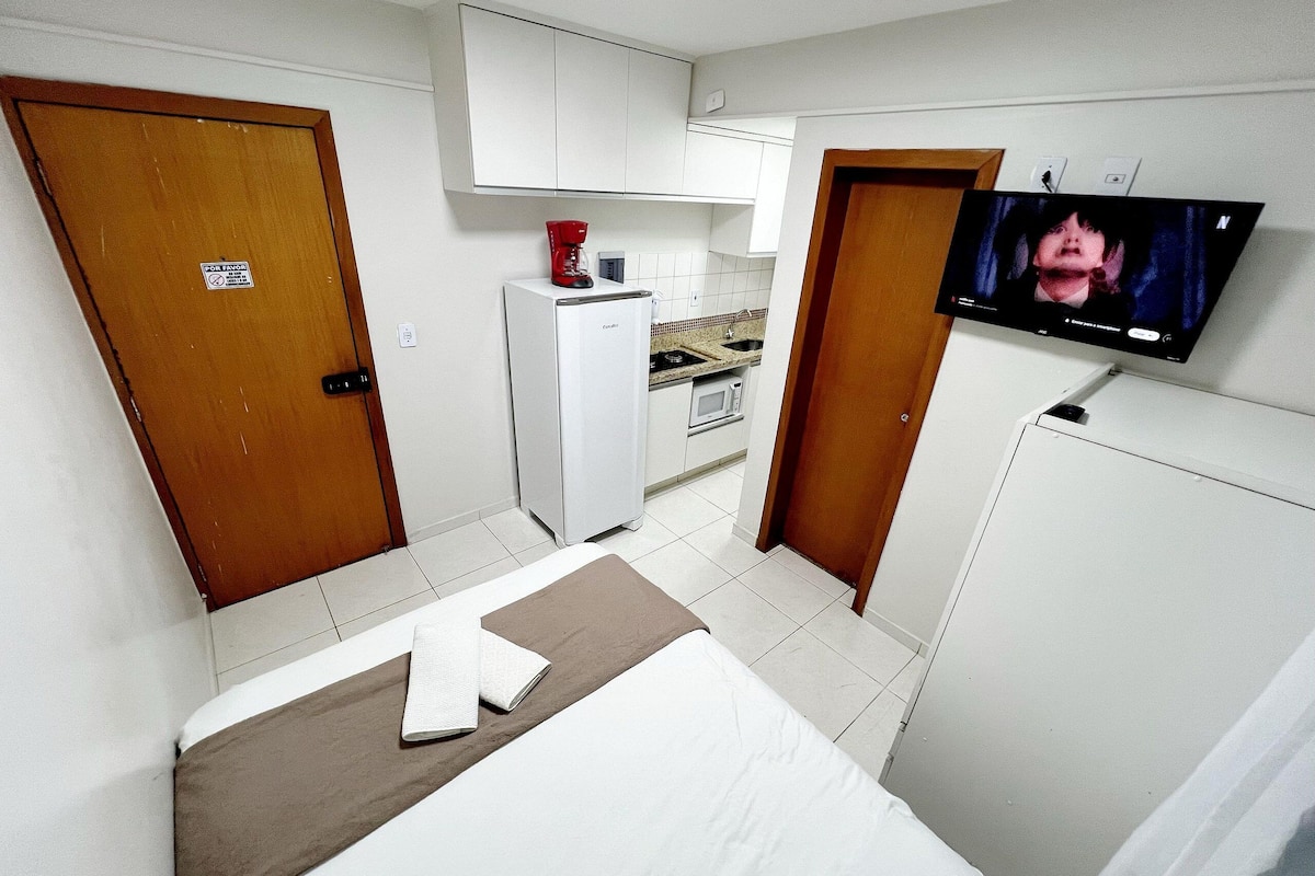 1 bedroom, premium bedding, down comforters, free WiFi