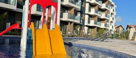 2 piscine all'aperto