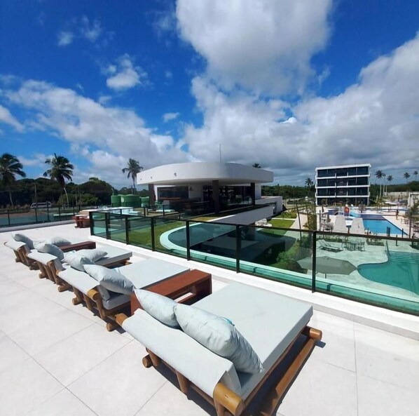 Standard Studio | Pool