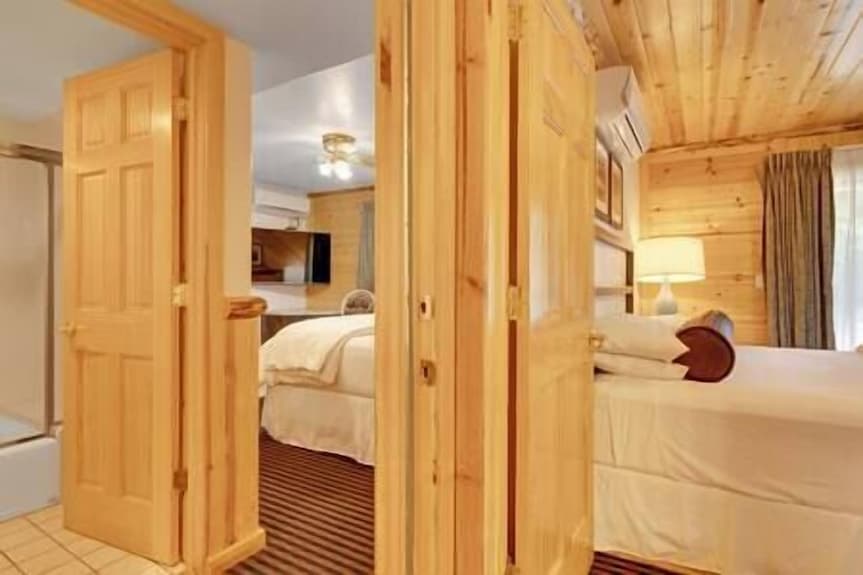 This Spacious 2 Bedroom 1 Bath Townhouse In South Lake Tahoe Sleeps 6 - タホー湖