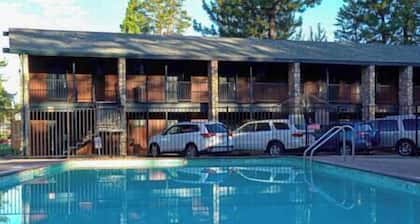 Spacious 2 Bedroom Townhouse in South Lake Tahoe